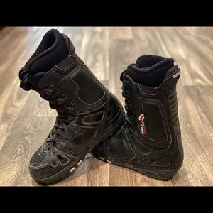 Burton Men’s snowboarding boots size 10